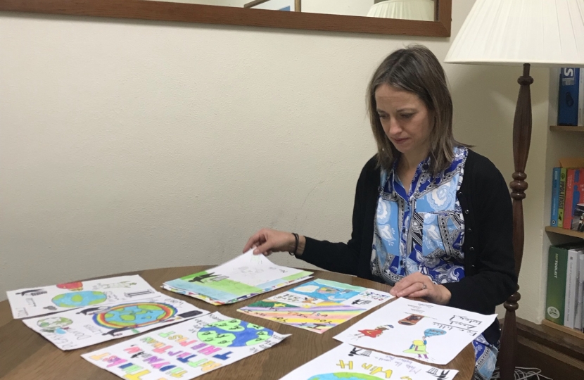 Helen judging Litter Angels competition 